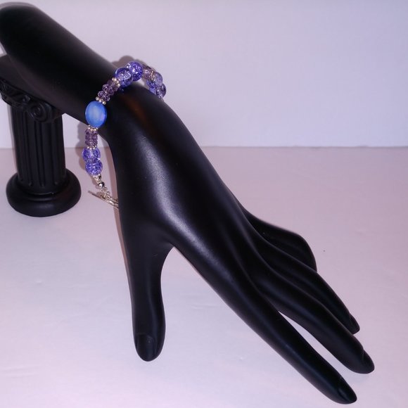 Purple Beaded Bracelet with Periwinkle Shells Handmade 7.5 Inches - Picture 9 of 16